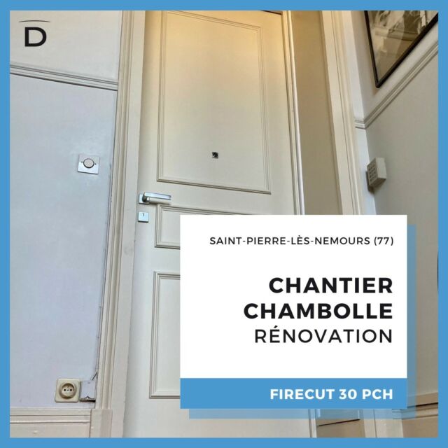 🏗️ CHANTIER : CHAMBOLLE (Rénovation)
📍 OÙ : Saint-Pierre-lès-Nemours (77)
🚪 PRODUIT : Porte anti-effraction FIRECUT EI30 PCH

Pose d’une porte palière anti-effraction FIRECUT EI30 PCH CR3 avec marquage CE, serrure de haute sécurité A2P* BP1 et performance coupe-feu 30 minutes. 

Ce modèle bénéficie également de propriétés d’affaiblissement acoustique (39dB), de transmission thermique (1,3W/m²K) et de perméabilité à l’air Classe 3. 

Cette porte est équipée d’un cadre et d’un pré-cadre extra-réduit parfaitement adaptés à des chantiers de rénovation, de 3 charnières réglables MICRON (3ème charnière en option), de couvre-charnières et d’un carénage agrafe. 

Revêtements : intérieur laqué RAL 6011 / extérieur RAL 1013 avec baguettes rapportées figure à 3 carreaux 
Béquillage : béquille double sur rosace gamme Dallas finition argent 

Ce projet a été suivi par Romain BORDAS, notre commercial sur les départements 77 et 94.
Pour le contacter : romain.bordas@dierrefrance.fr / 06.16.20.18.90

Intervenant : Jean-Louis CHAMBOLLE, notre client partenaire KEY

#chantier #dierrefrance #portes #portesblindées #portesantieffraction #sécurité #designitalien